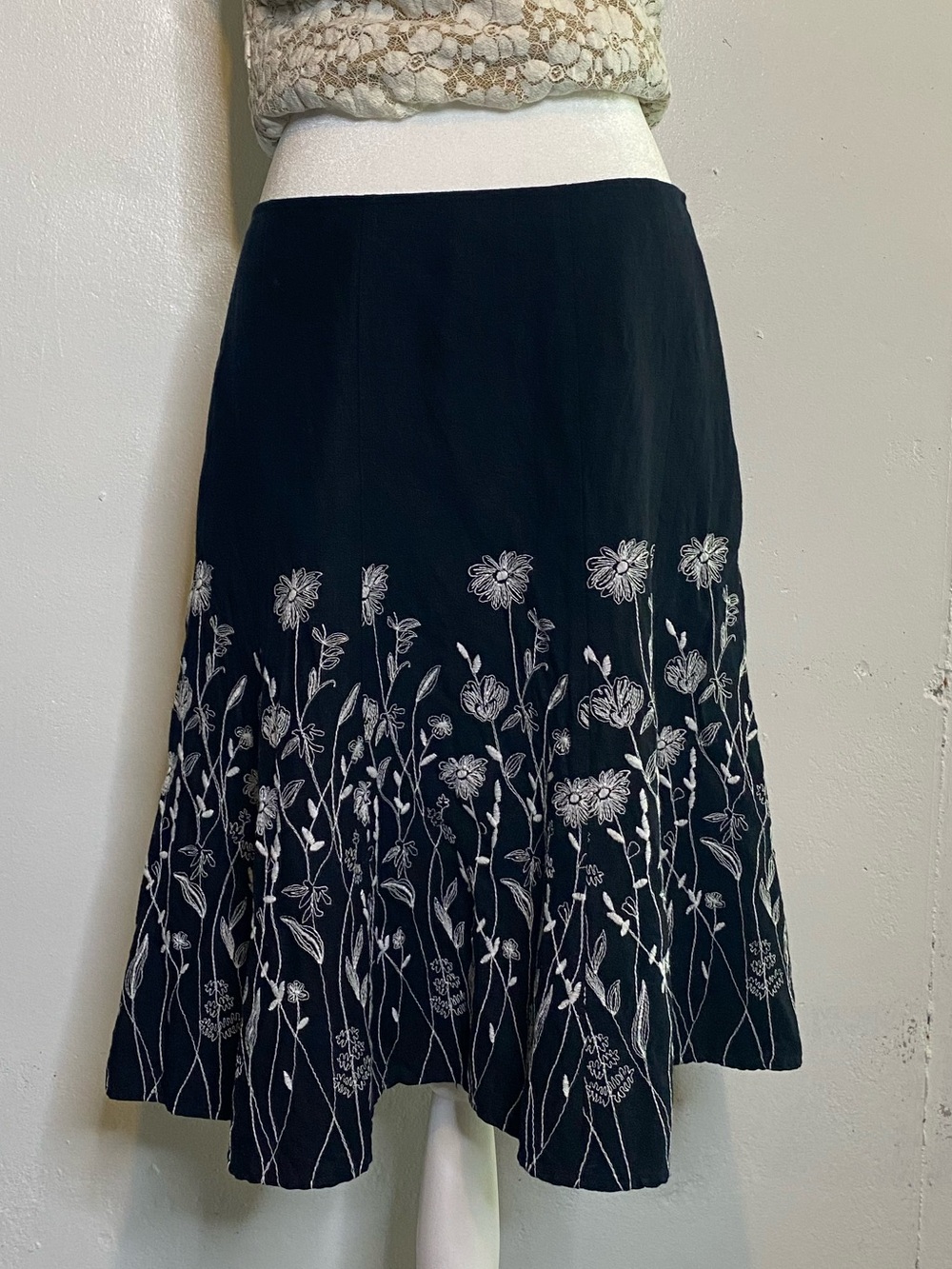Floral Flower Embroidered Black Midi Skirt Fairycore Botanical Garden Cottage 8 - Picture 1 of 10